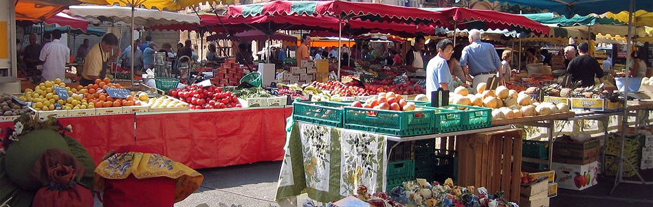 Le marché hebdomadaire de Saint Jean Saint Nicolas